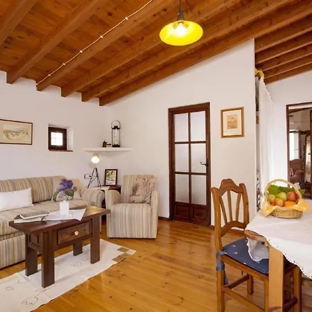 Holiday home In El Mit Garten, Grill Und Terrasse